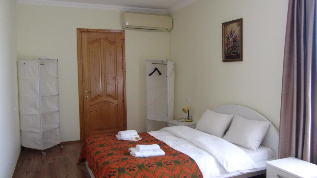 Blue Guest House Samtredia Kültér fotó