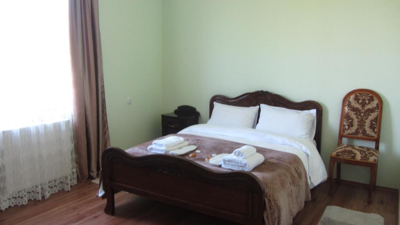 Blue Guest House Samtredia Kültér fotó