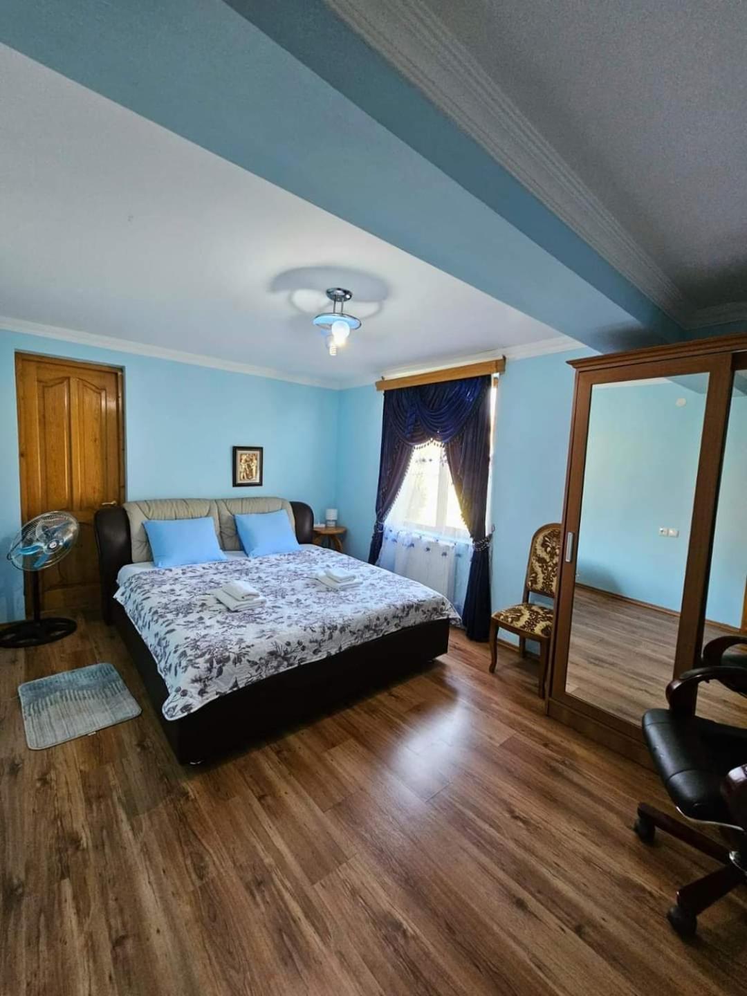 Blue Guest House Samtredia Kültér fotó